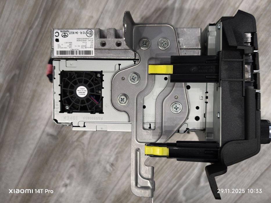 Toyota RAV4 аудио система с навигация отигинална