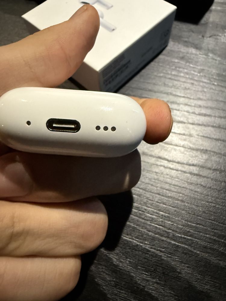 Airpods 4  торг уместен