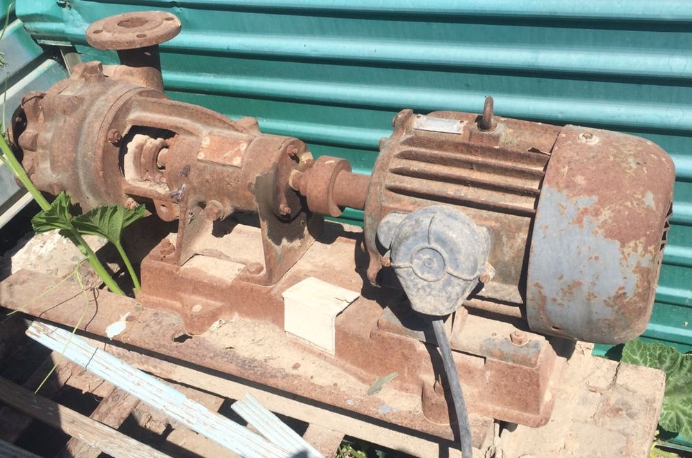 Водяной насос СССР с двигателем