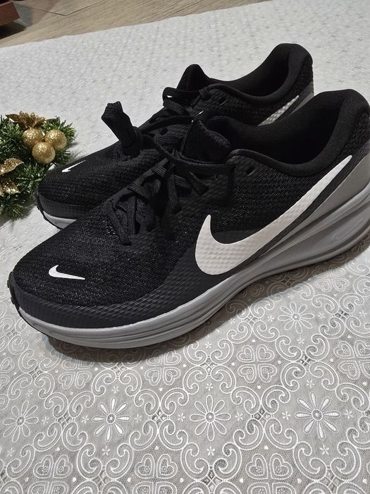 Adidasi Nike Revolution 8