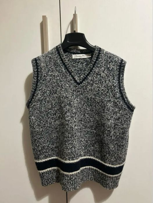 Наличен пуловер