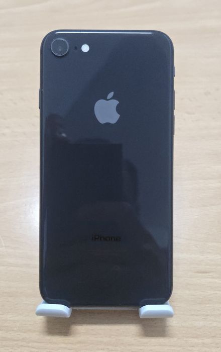 iPhone 8 negru 64 GB