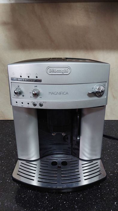 Aparat cafea expresor delonghi magnifica eco garantie