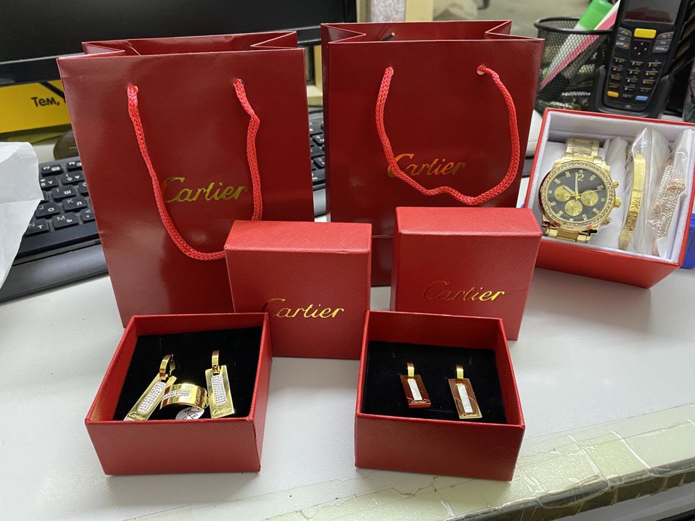 Продаю комплект Cartier
