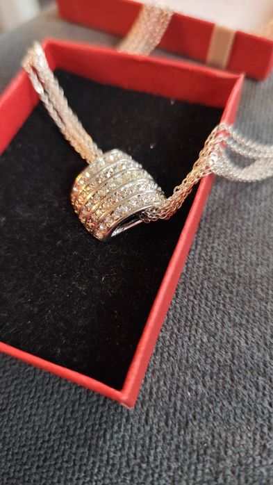 Стилно дамско колие