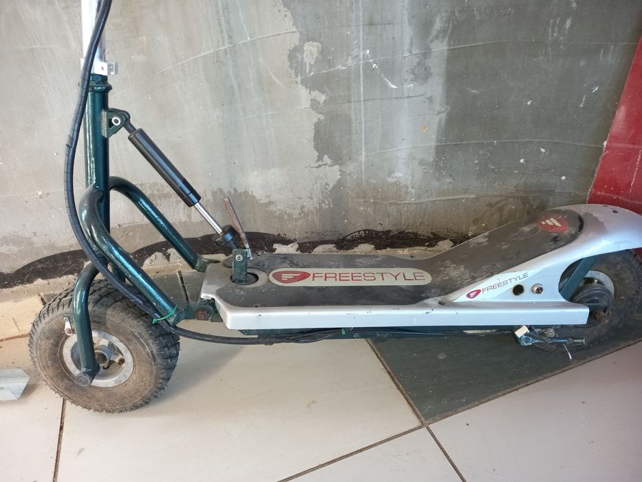 Trotineta cu roti groase