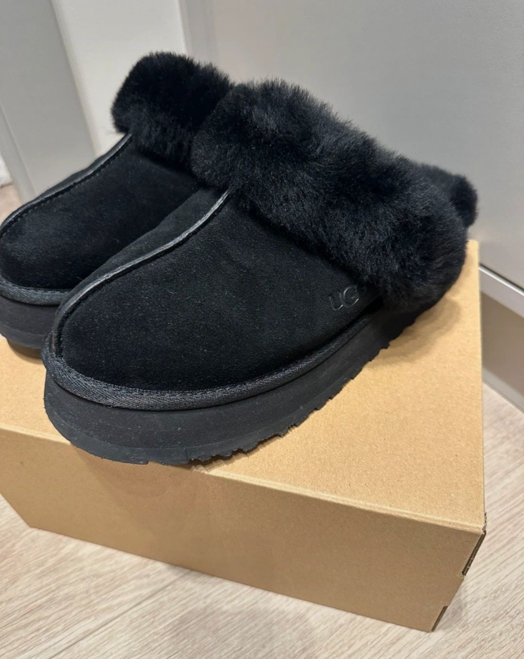 UGG Disquette slapi cu platforma marimea 40