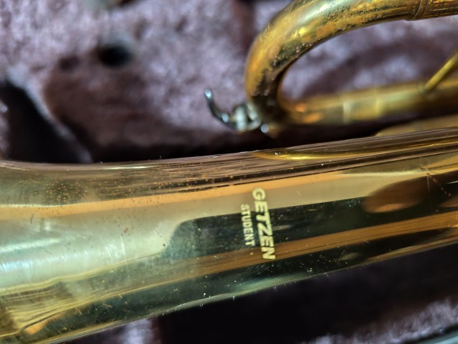 Vând tronpetă GETZEN starea bună