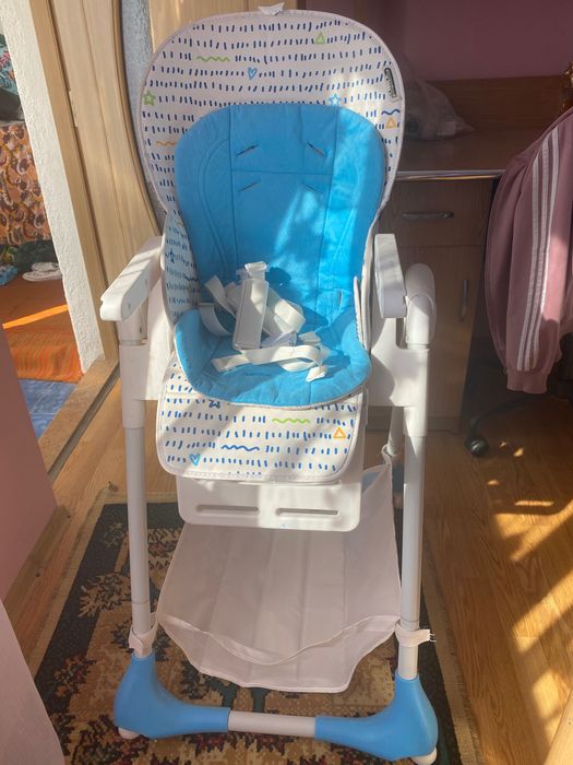 Scaun de masa pentru bebeluși