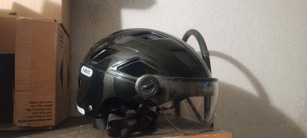 Abus  hyban каска