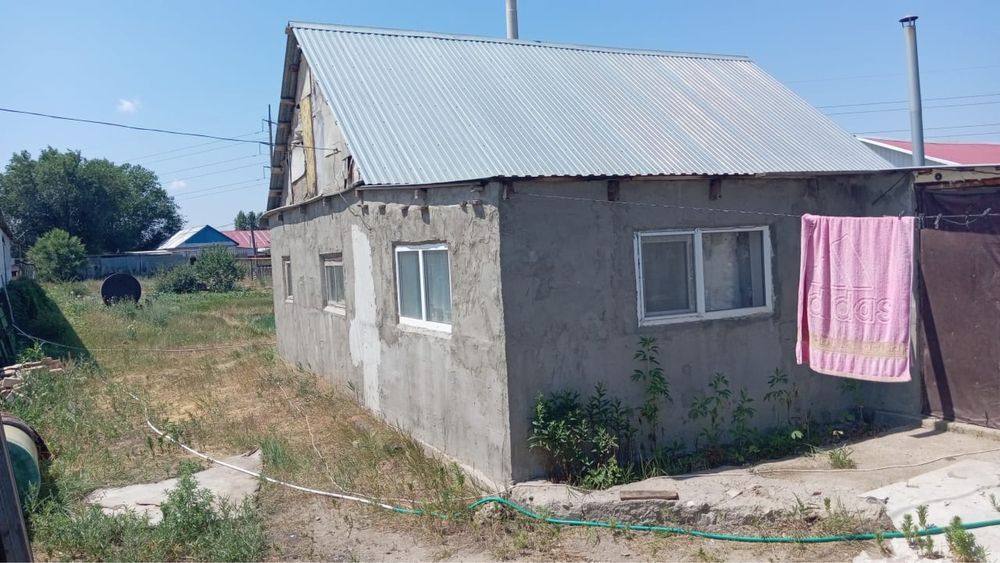 Продам дачный участок с жилым домом