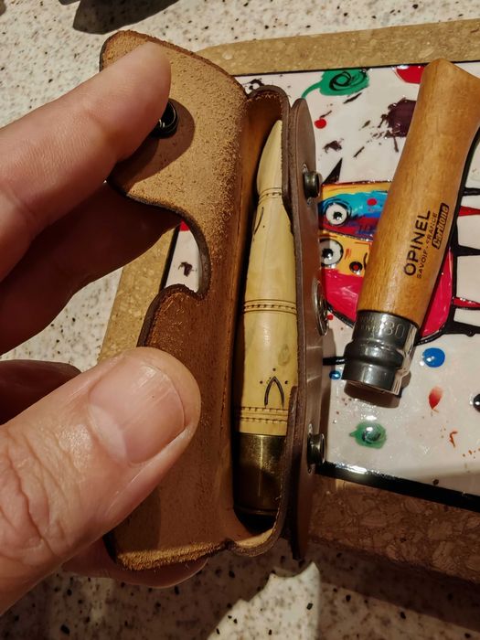 Кожен калъф за сгъваем нож/нож за стриди марка Le Petit Jouteur