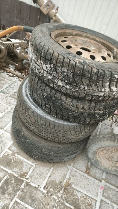 Продаи шипы зимнее размері 175/65/14 всего 4 шт