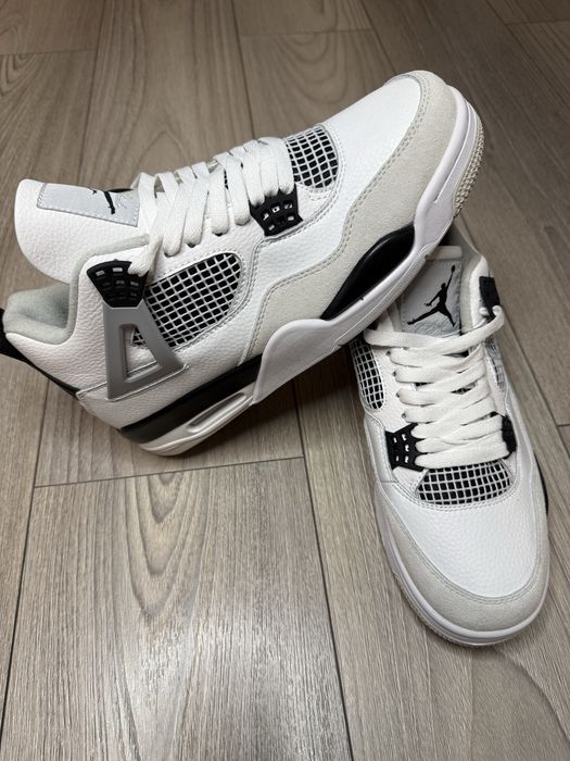 Vand Jordan 4 Military Black