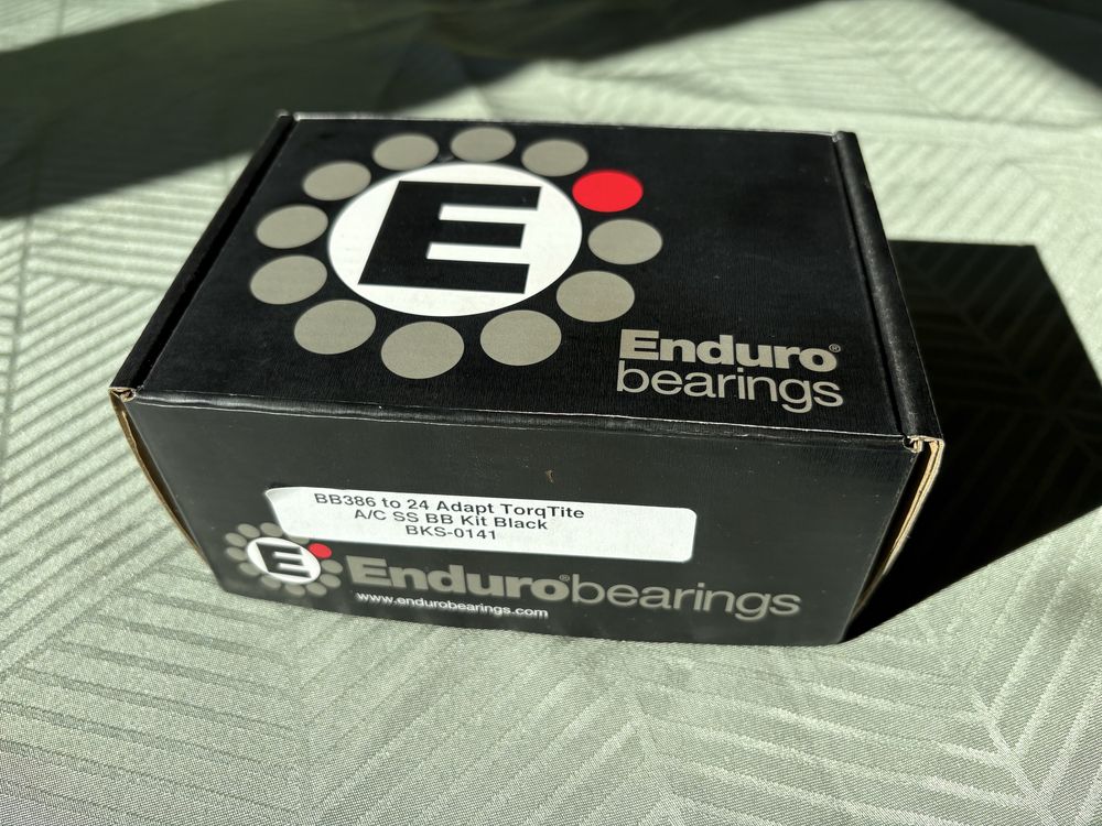 Enduro bearings  BB386  to 24 средно движение прес фит