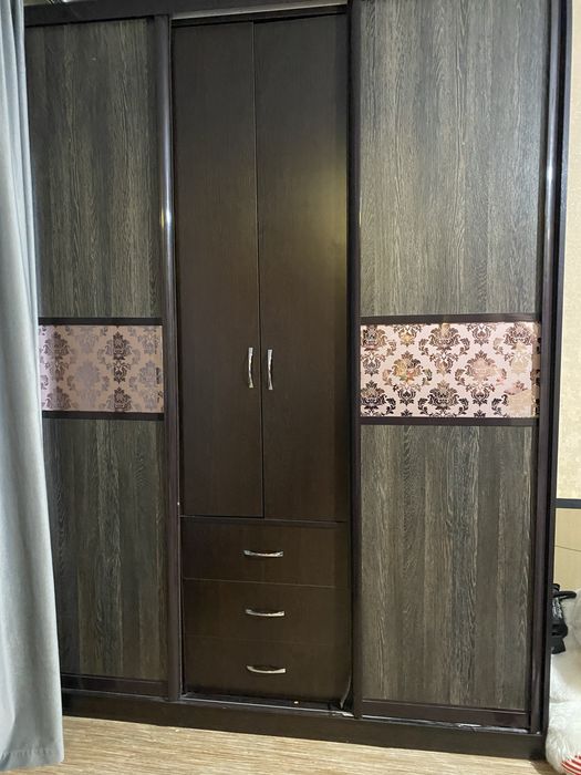 Продам вместительный шкаф