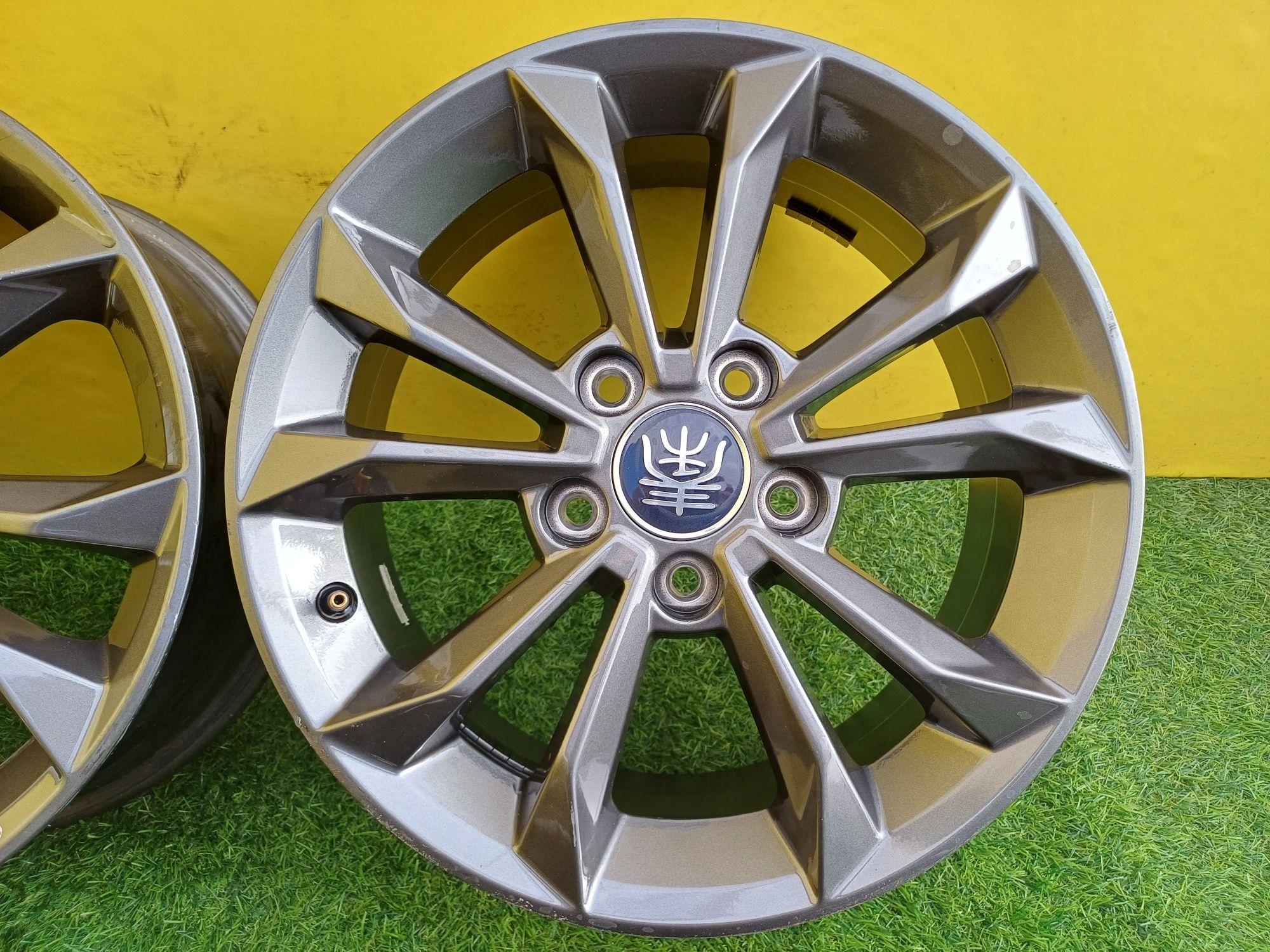 Диски R16 5×114.3 на Toyota и другие.