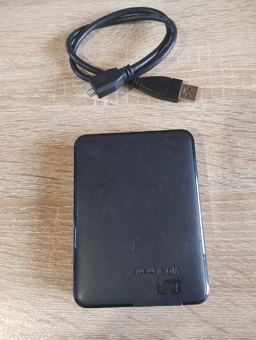 Преносим хард диск WD Element 4TB на 2 дена работа