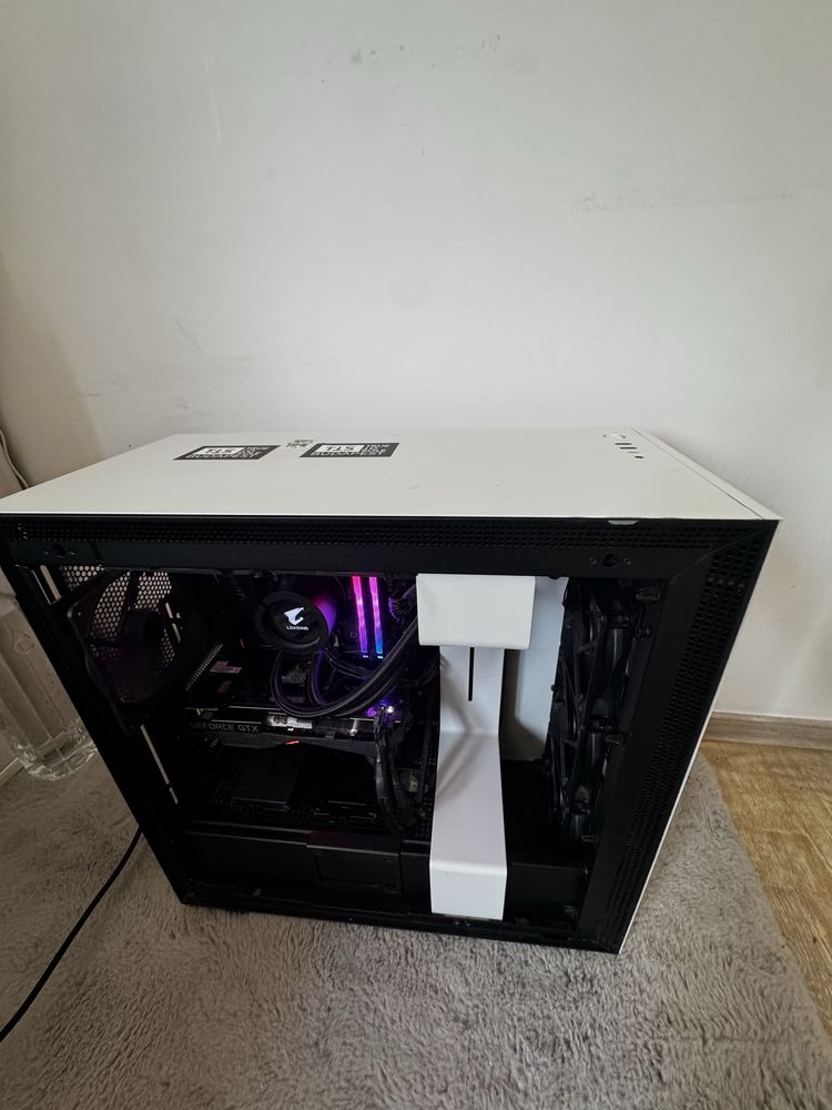 VAND URGENT PC GAMING .Strang bani pentru meditatii