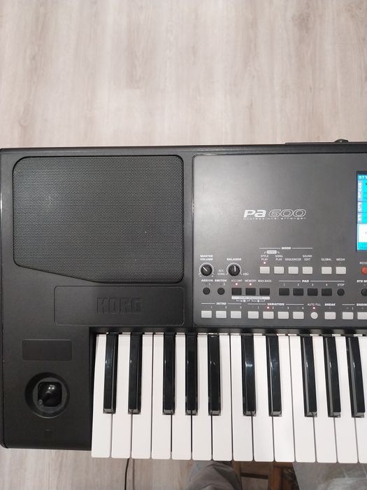 Продавам Корг па600