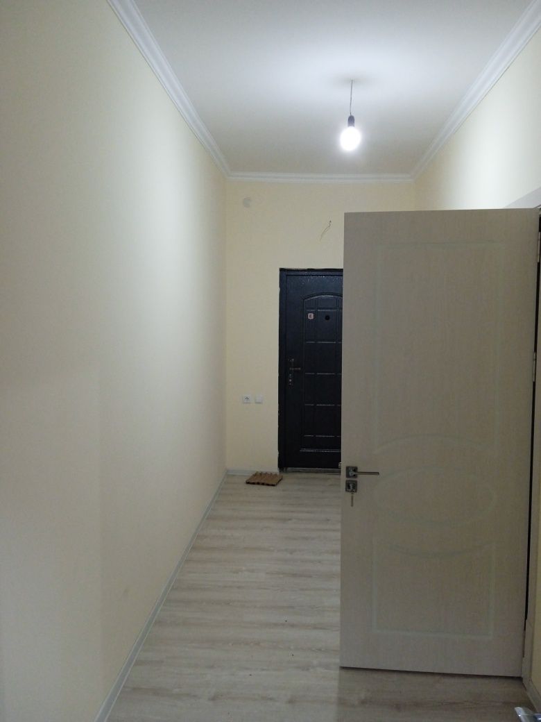 Jizzax viloyati Sharof Rashidov 3 xona uy sotiladi 6 etaj lift bor