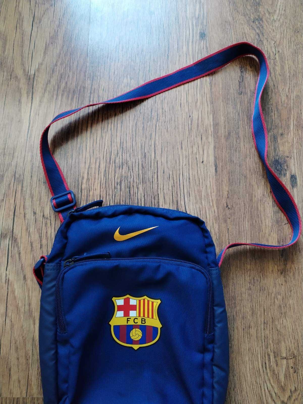 nike barcelona - страхотна мъжка чанта