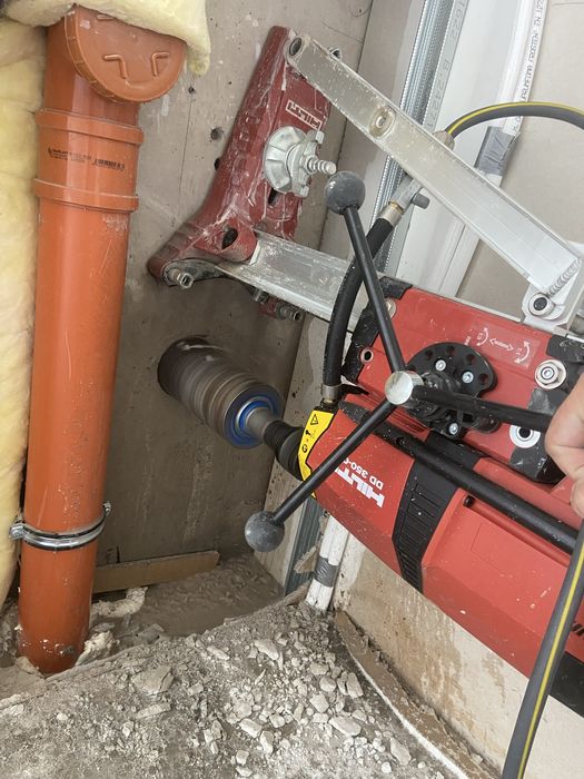 Диамантено пробиване / пробиване на отвори