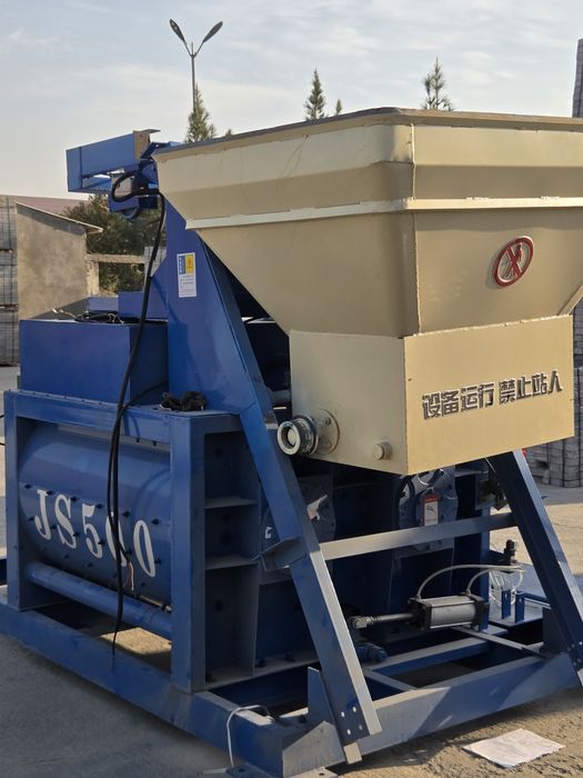 Бетоносмеситель JS 500