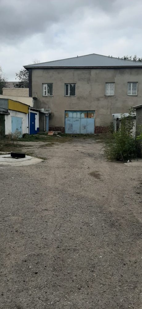 Продам гараж с землей в центре города