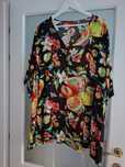 Rochie neagra cu desen fructe exotice in culorii vii