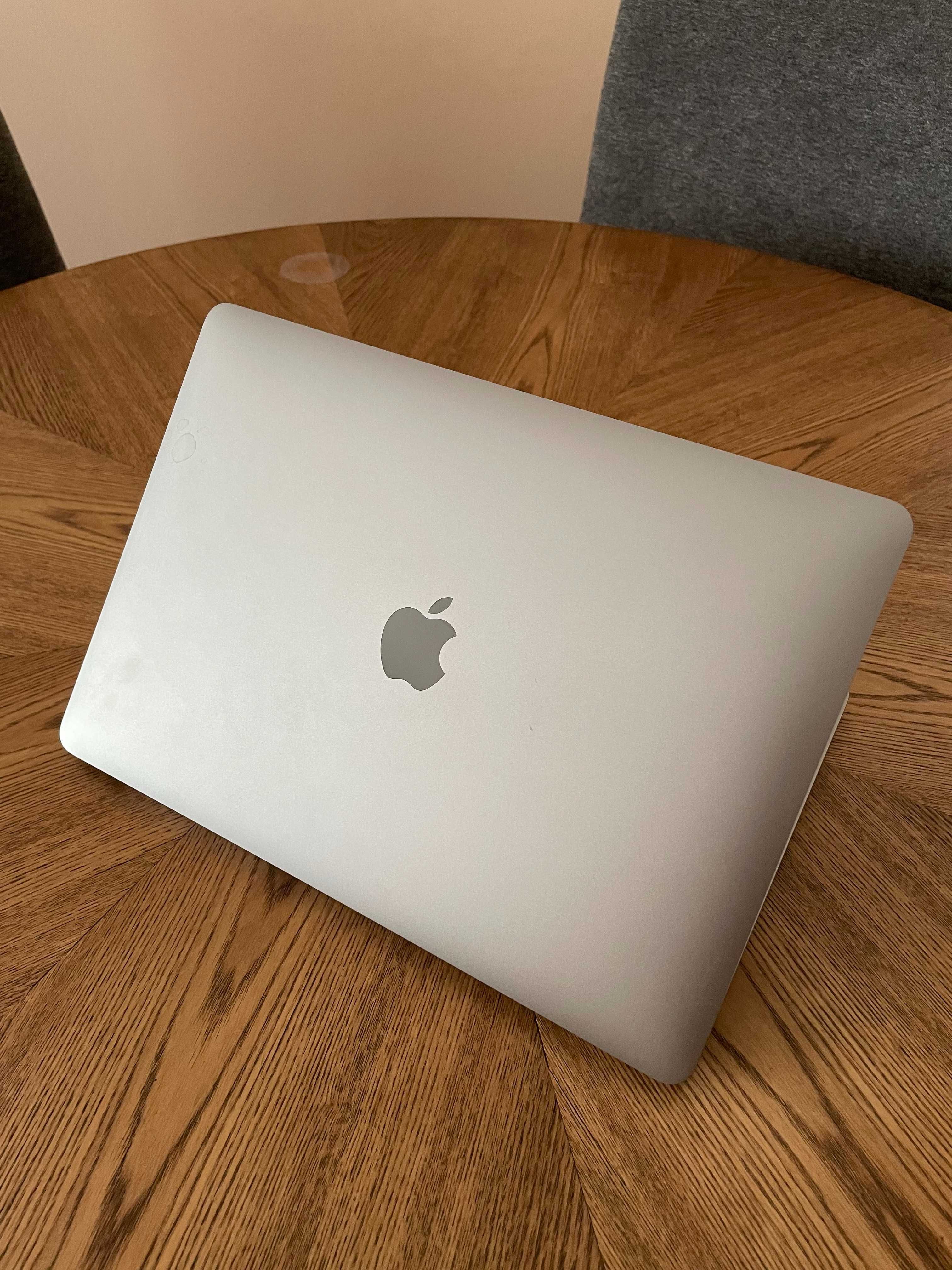 13” MacBook Pro 2022, M2, 256GB SSD, 8GB RAM