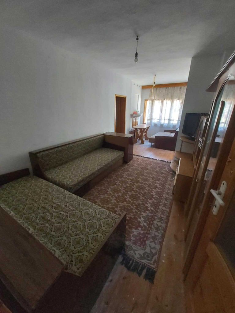Дава се под наем Къща в с. Бяла, Област Сливен - 100 кв.м за 255 € - Снимка #3