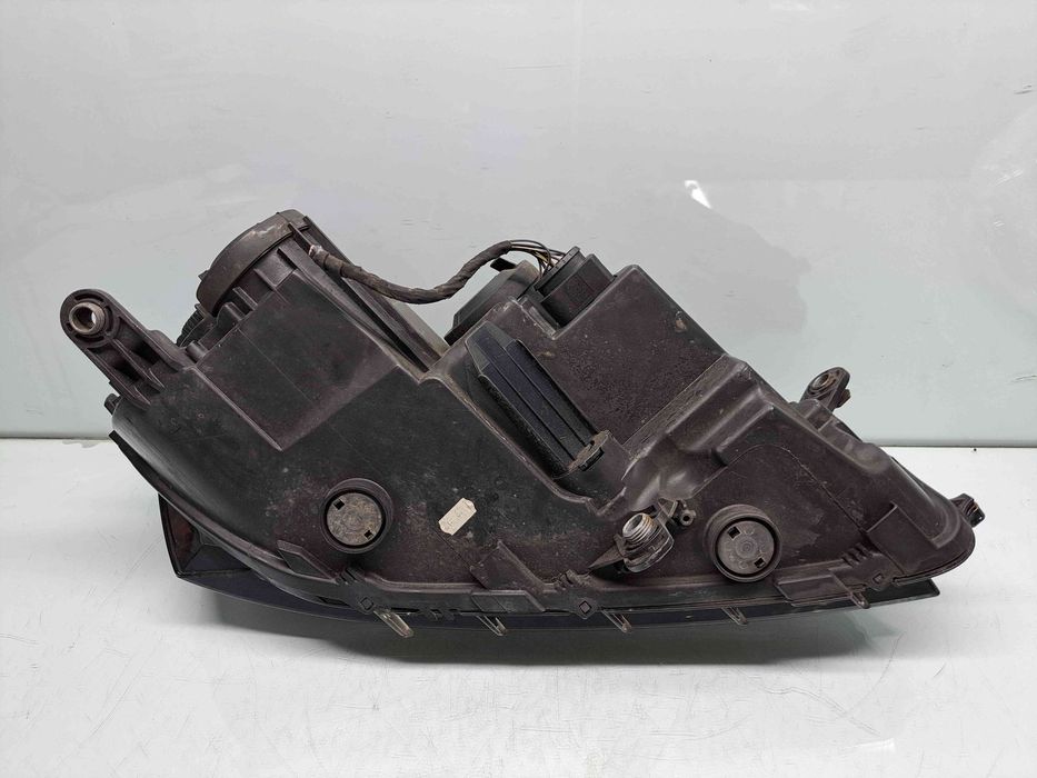 Far stanga Volkswagen Passat B7 (365) Variant [Fabr 2010-2014] 3AC941