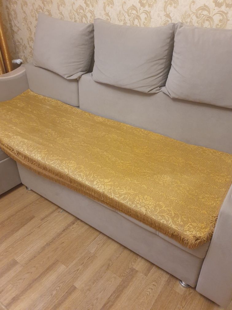 Продается  гобеленовый дивандек для дивана и кресла