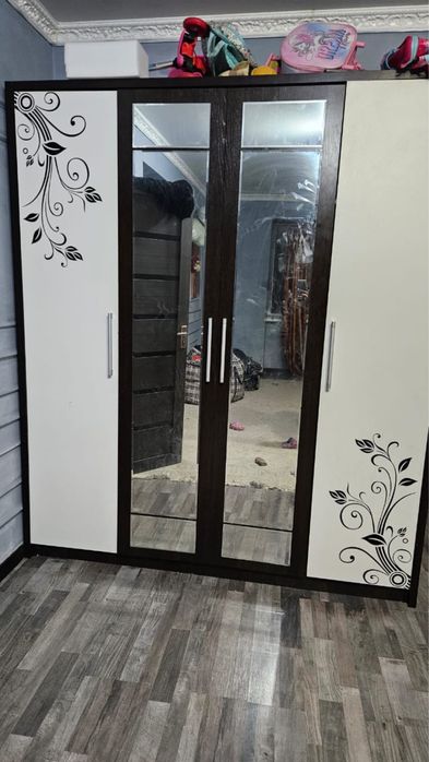 Срочно продается шифоньер