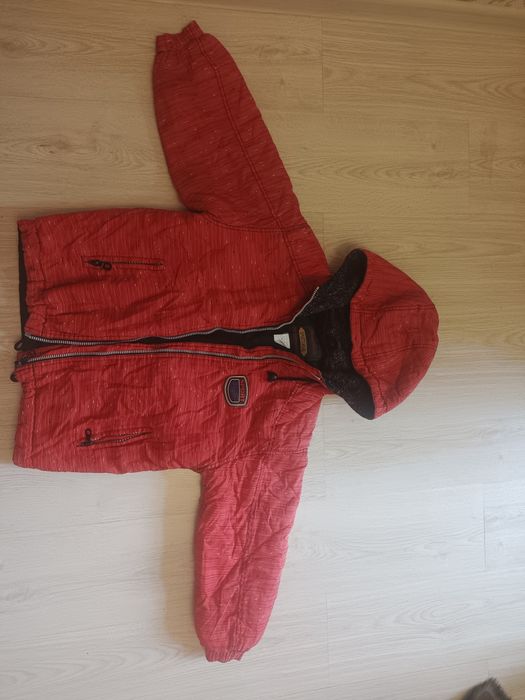 Стильная фирменная куртка