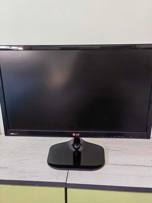 Телевизор и монитор LG, 24", с дистанционно- 80 лв.