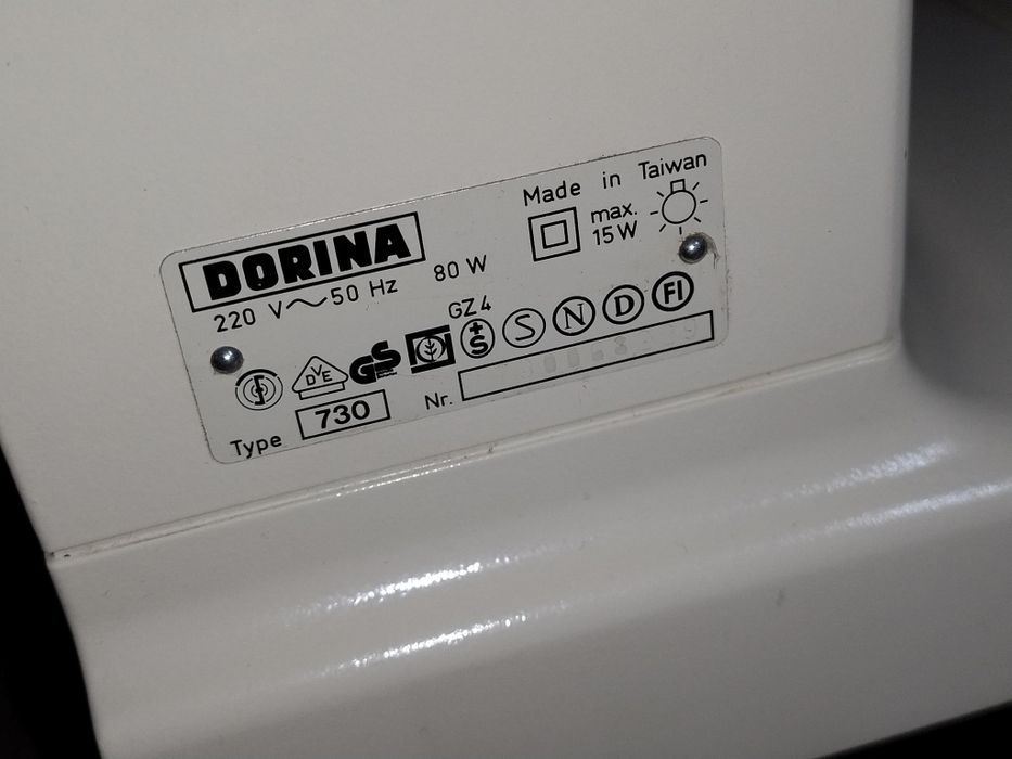 Mașina de cusut Pfaff 521