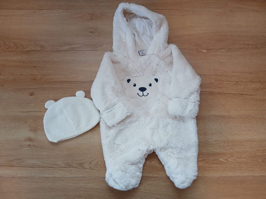 Combinizon plusat si caciulita tricotata