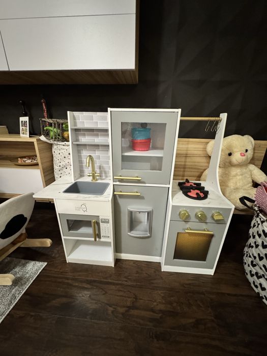 Bucatarie copii in stare foarte buna