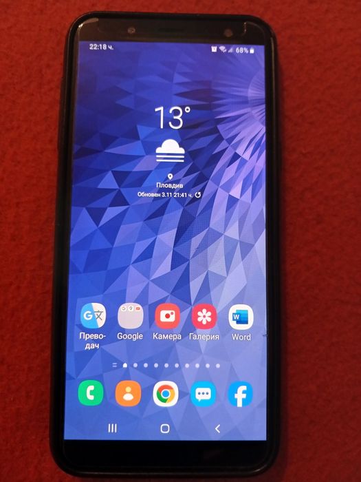 Телефон Samsung Galaxy J6