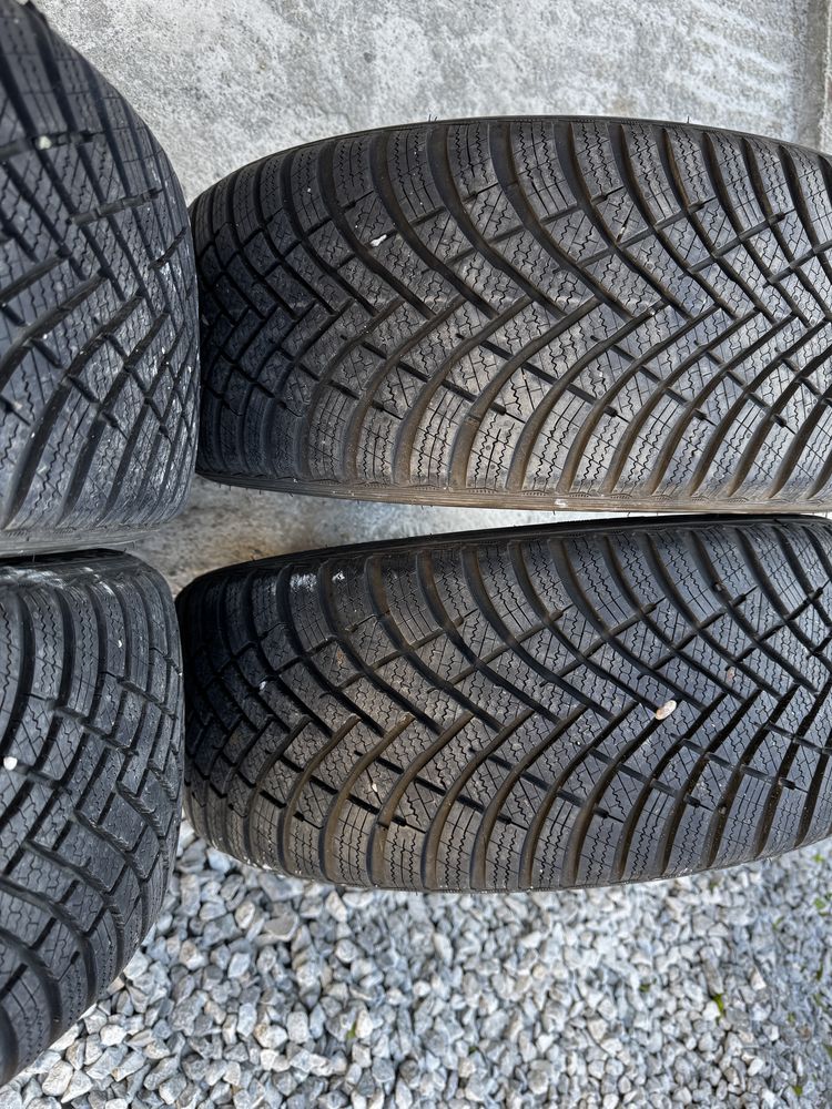 8.1мм Hankook 225/45/17 зимни гуми