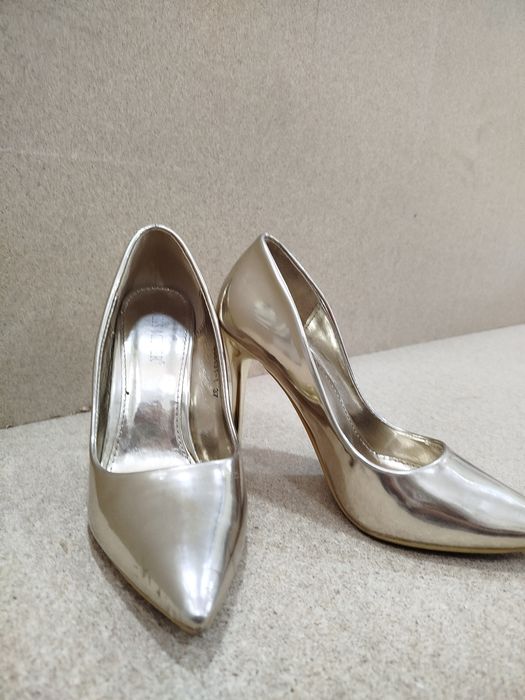 Ayyolar uchun poshnali tuflik