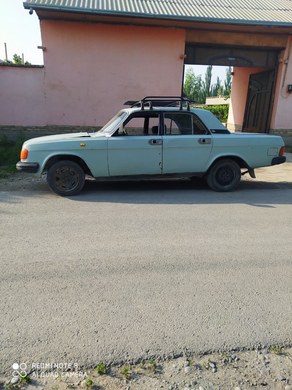 Gaz 24 volga sotiladi