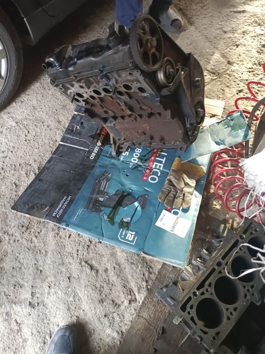 Продам двигатель 1.8 карбюратор .Ауди 80 б3