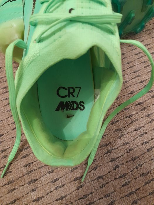 Adidasi fotbal CR 7