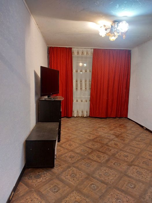 Продам 1 комн.квартиру.высотка