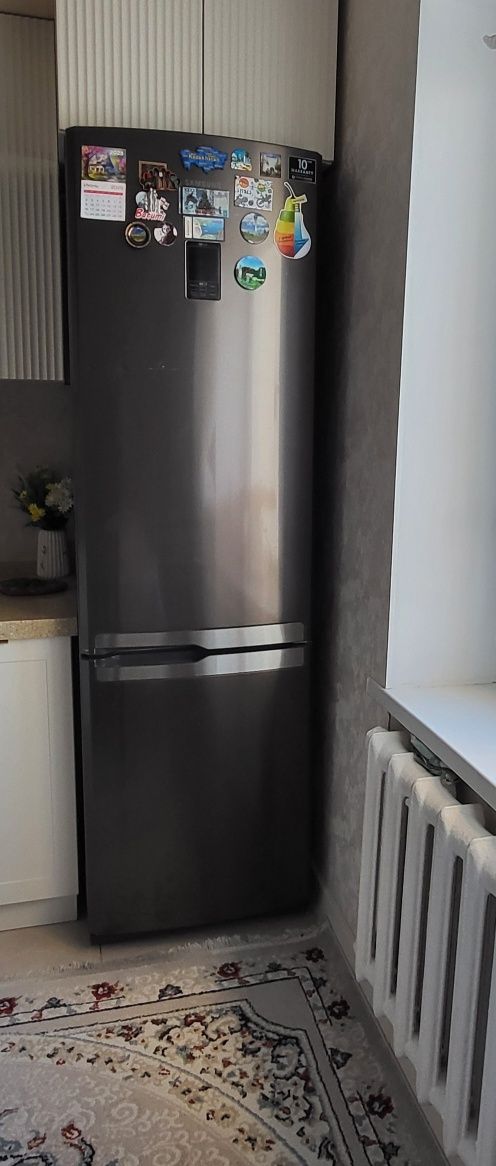 Продам бу холодильник. 2 х камерный. В рабочем состоянии.
