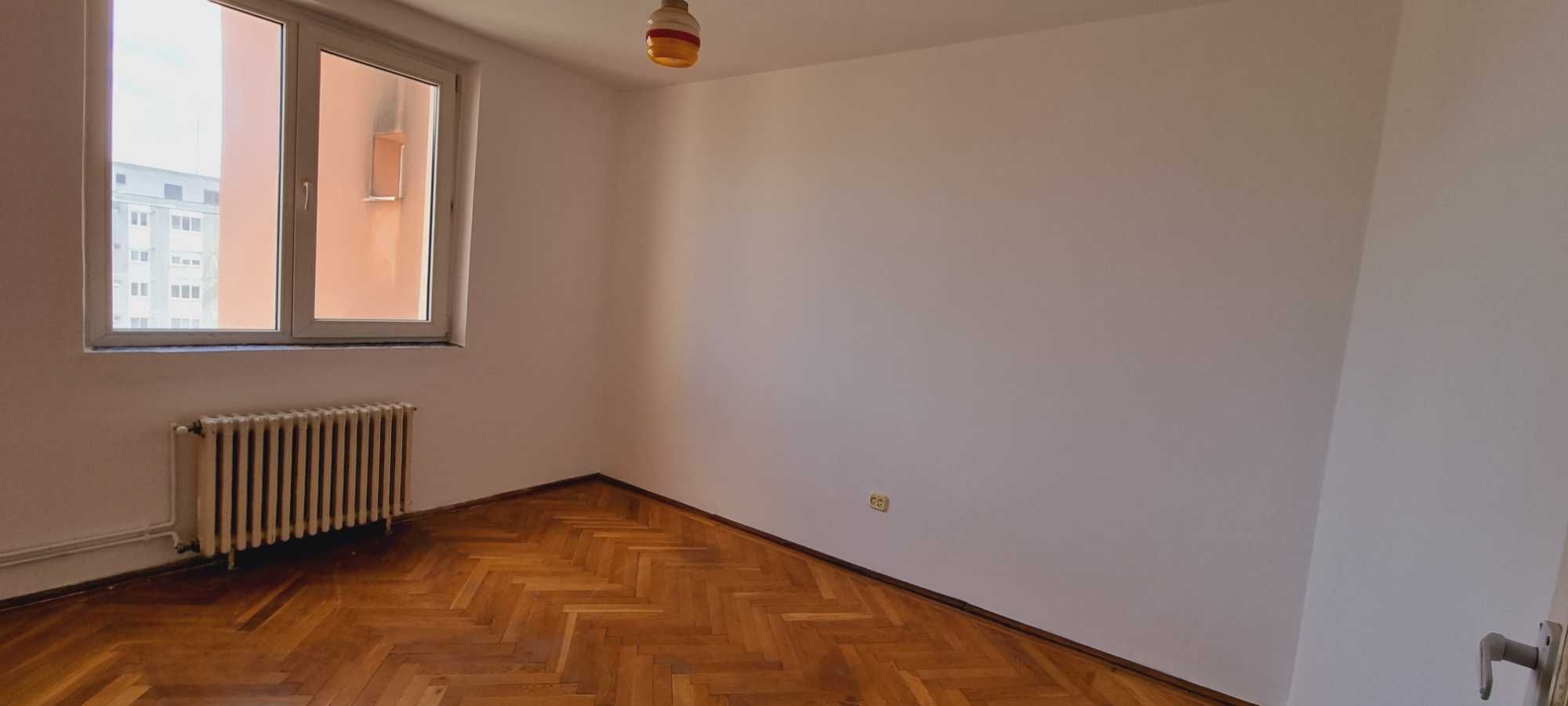 Vand sau schimb apartament 4 camere in Targu Mures, Dambu