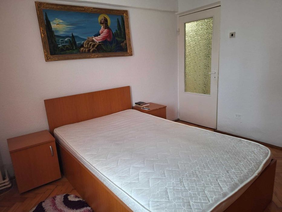 vând apatrament 3 camere